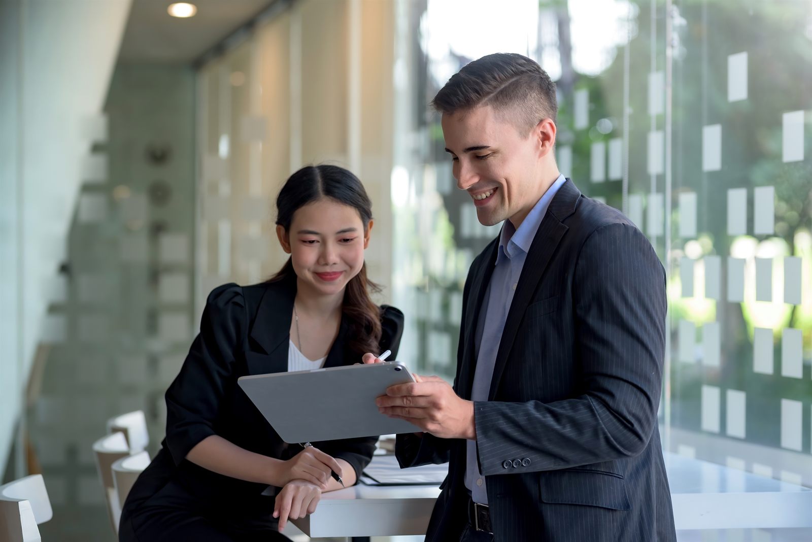 A business advisory meeting between an owner and their accountant