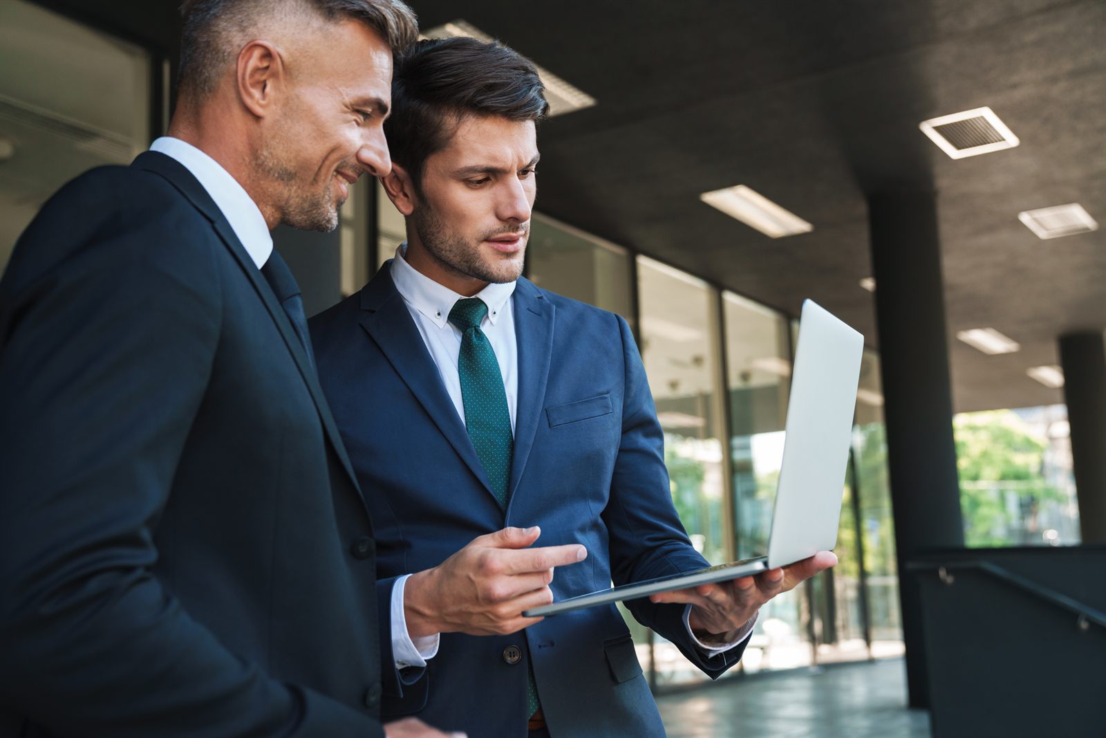 A fractional CFO advising a business owner on financial strategy